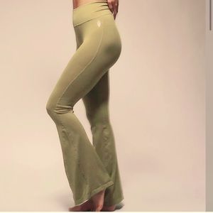 BOGO Free People Movement Good Karma Flare Leggings Army Green Sz. XS/S